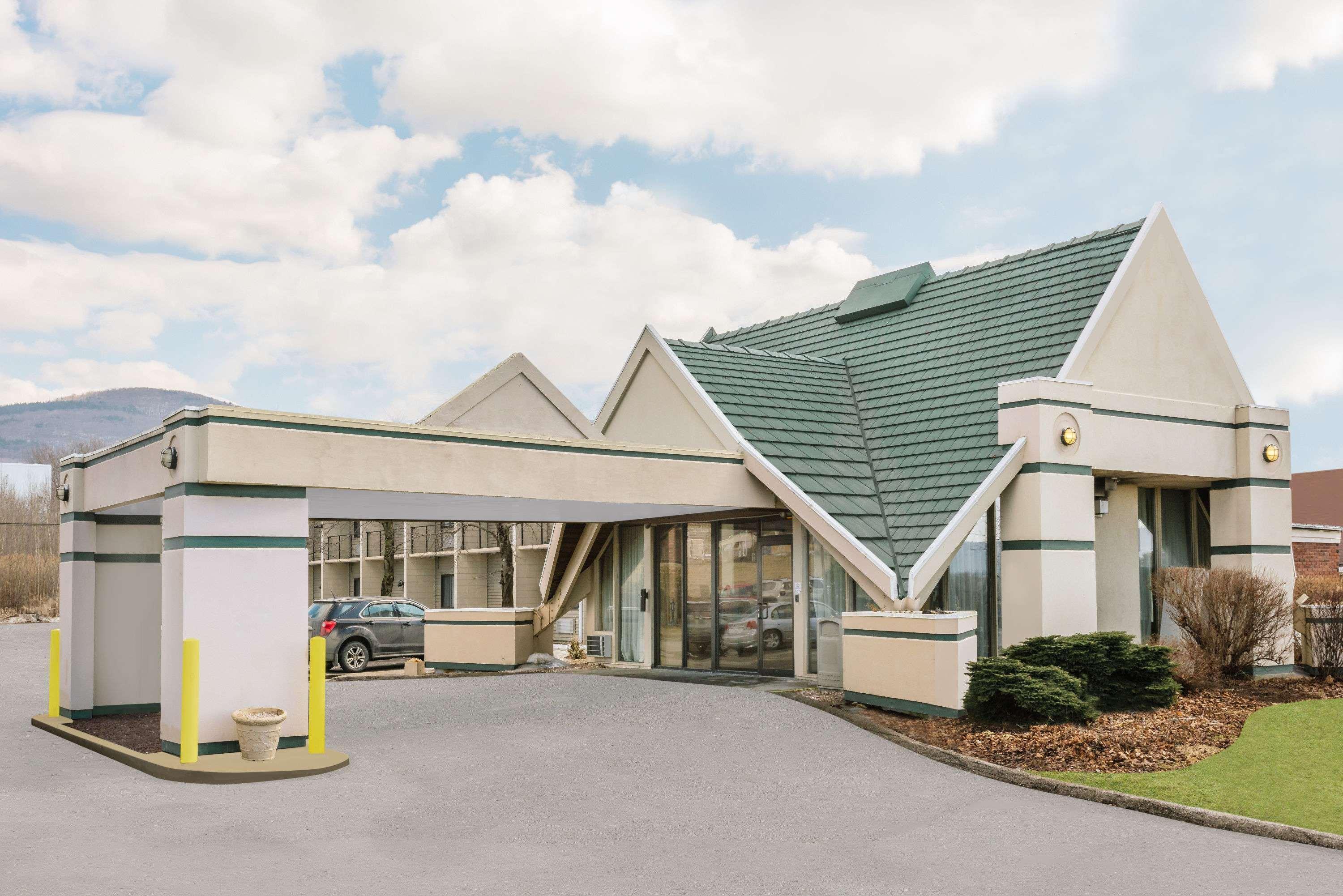 Days Inn By Wyndham Rutland/Killington Area Esterno foto