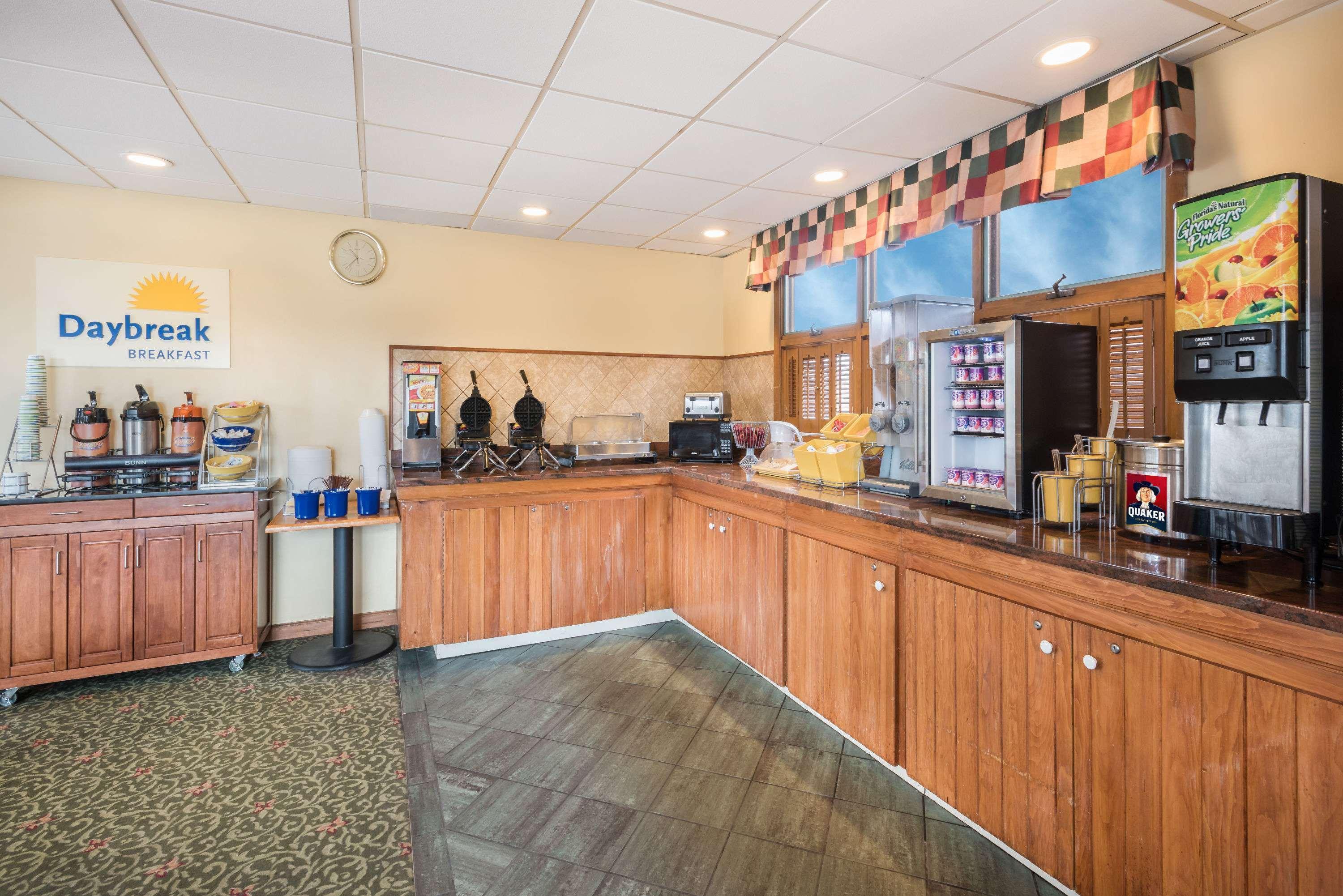 Days Inn By Wyndham Rutland/Killington Area Esterno foto