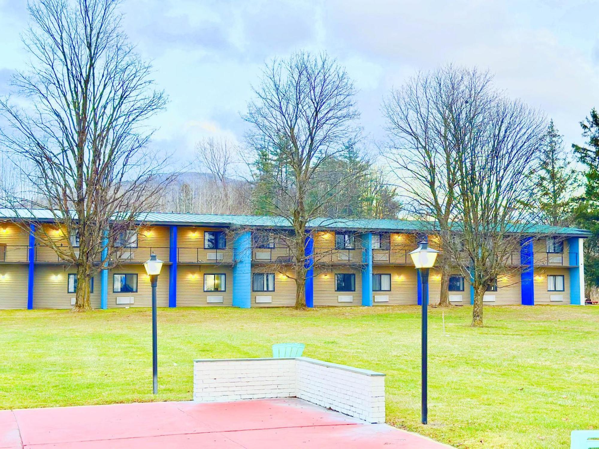 Days Inn By Wyndham Rutland/Killington Area Esterno foto