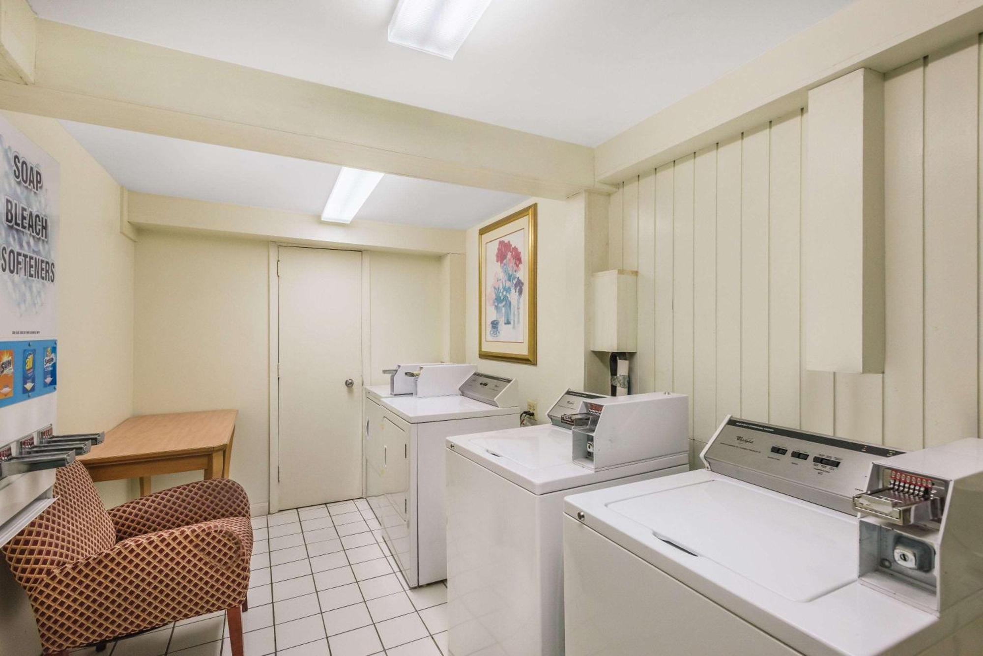 Days Inn By Wyndham Rutland/Killington Area Esterno foto