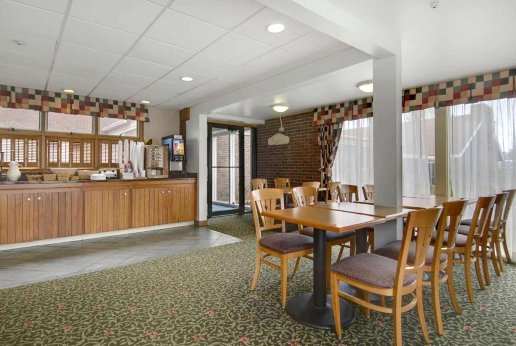 Days Inn By Wyndham Rutland/Killington Area Esterno foto